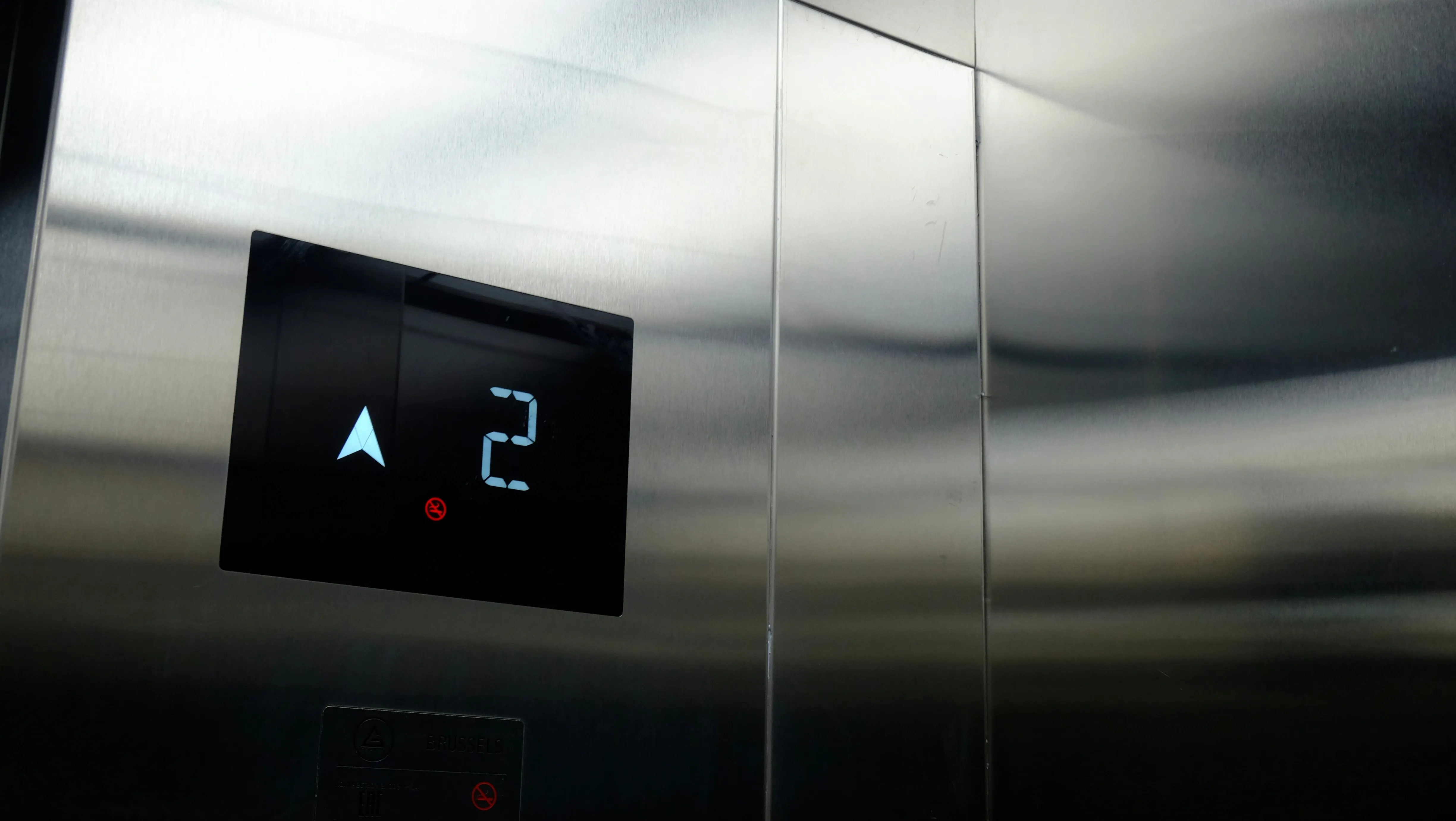 Assistência técnica elevador 24 horas